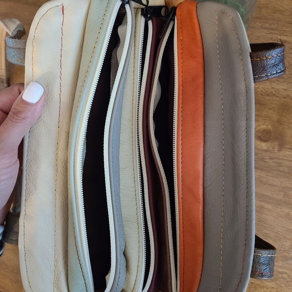 Vintage Leather Purse - Picture 3 of 4